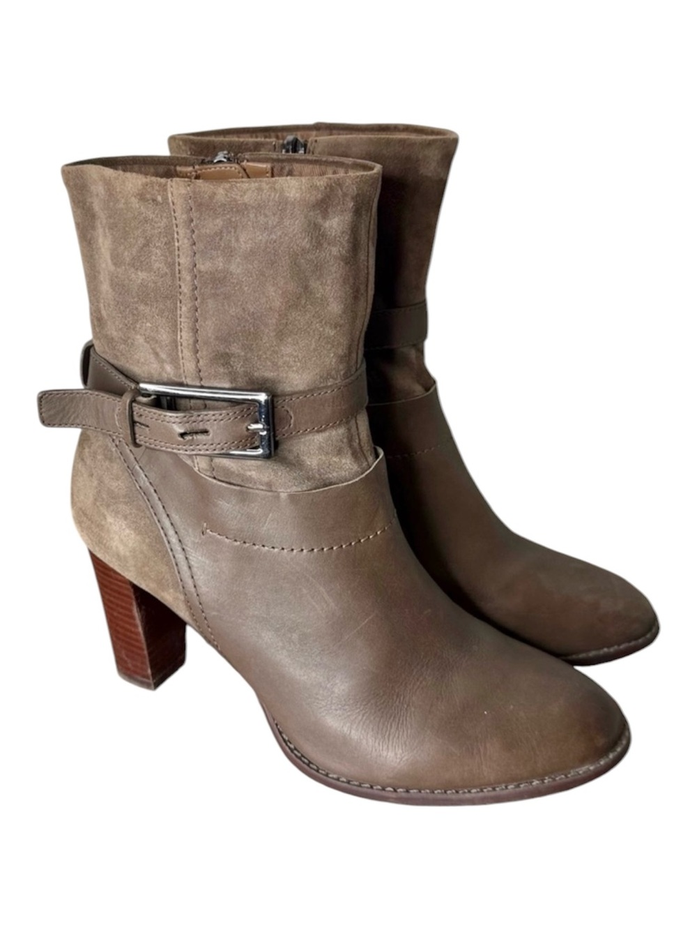 CLARKS Kacia Garnet Taupe Nutmeg Leather Suede Booties Block Heel Buckle Size 8
